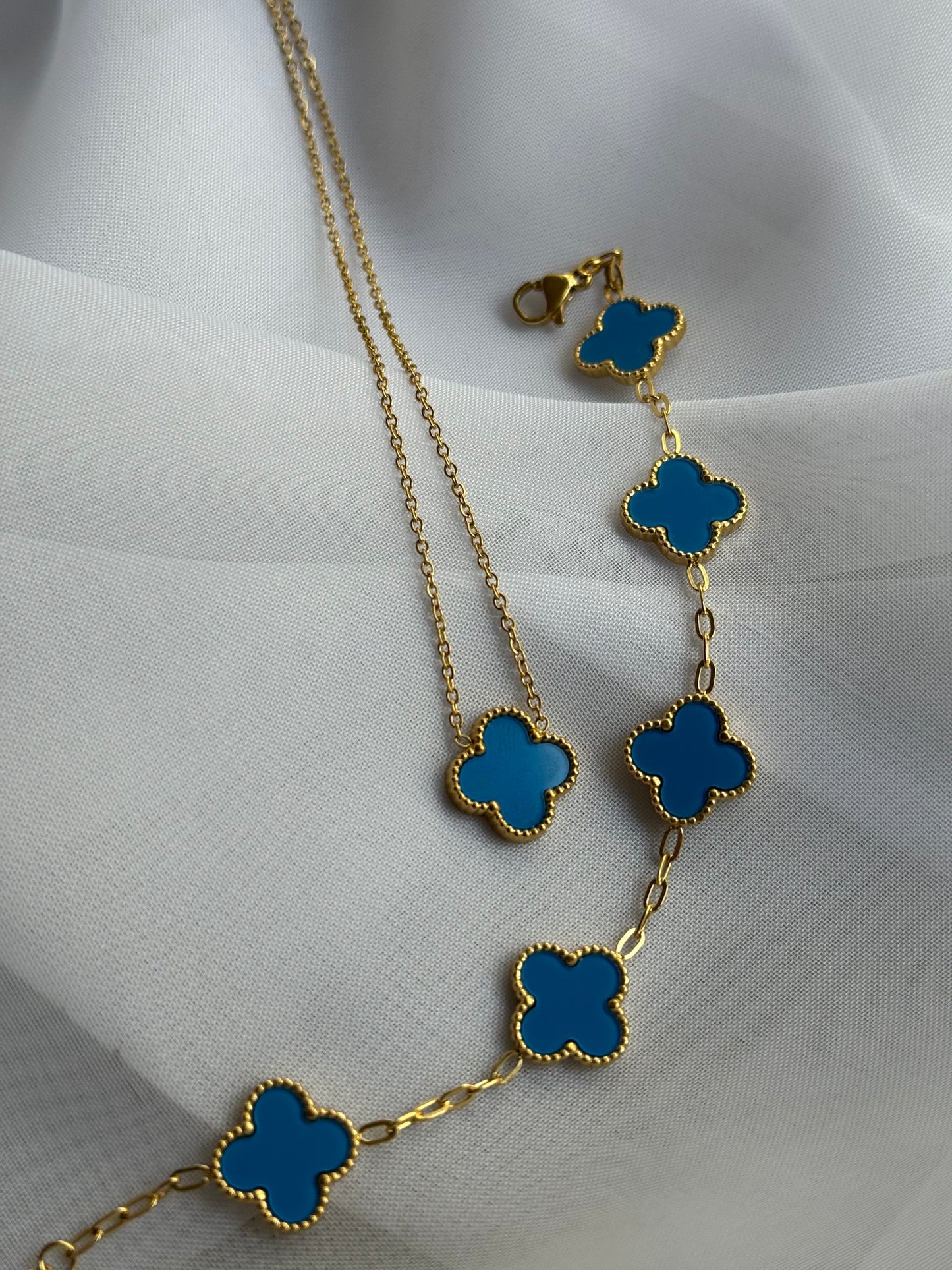 Blue clovers bracelet