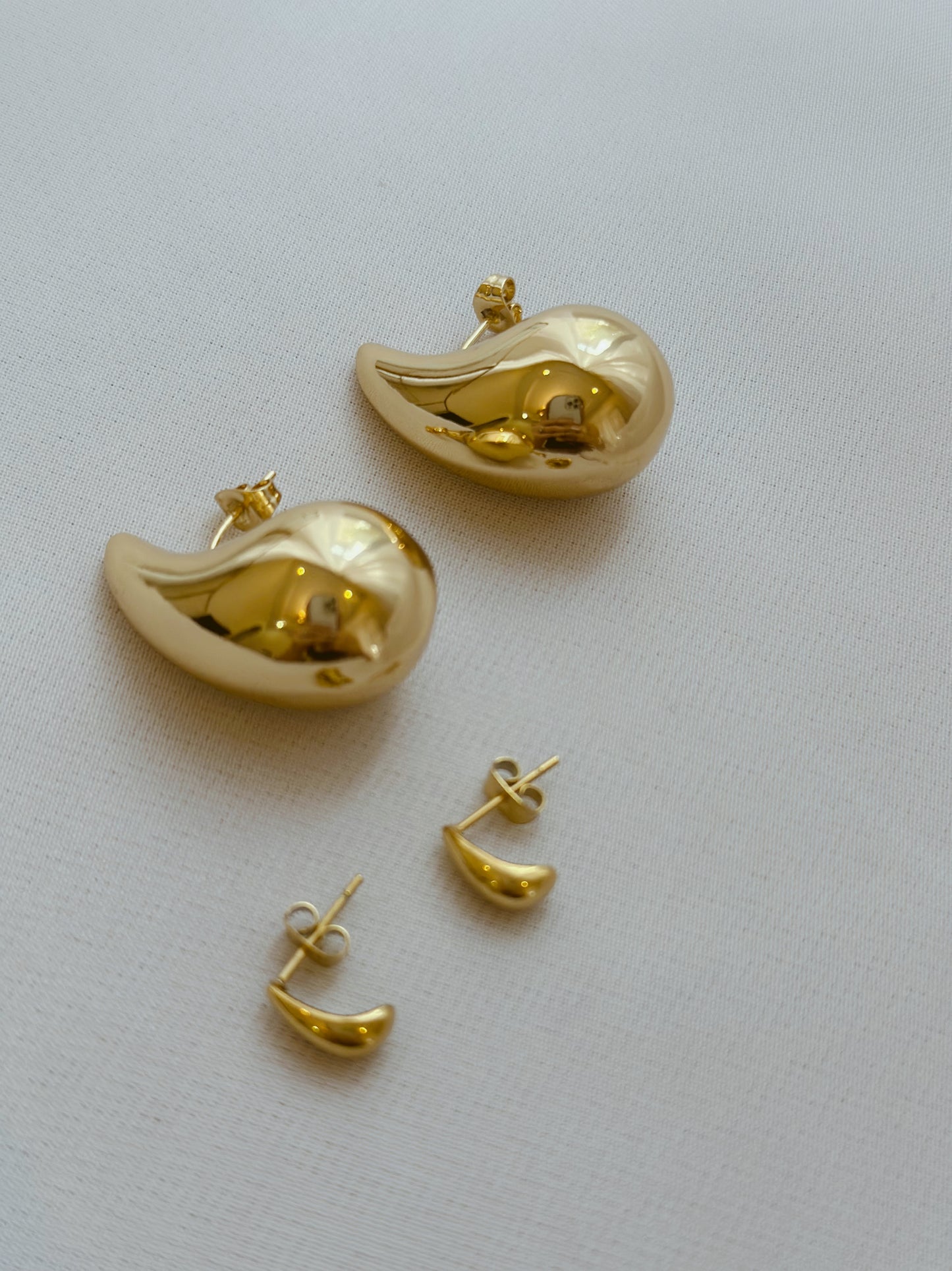 Gold water drop earrings